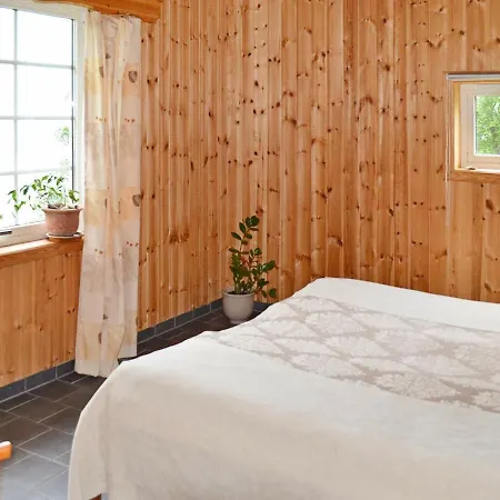 Three-bedroom Holiday In Hamnvik 1 Bolla